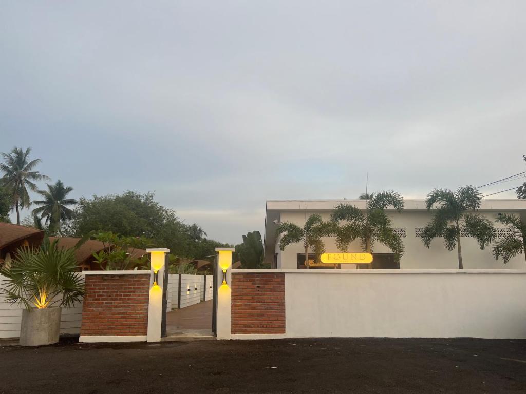 418037688